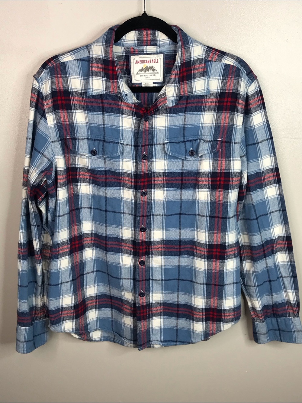 American Eagle Light Blue, White & Red Plaid Button-Down Shirt Sz Medium